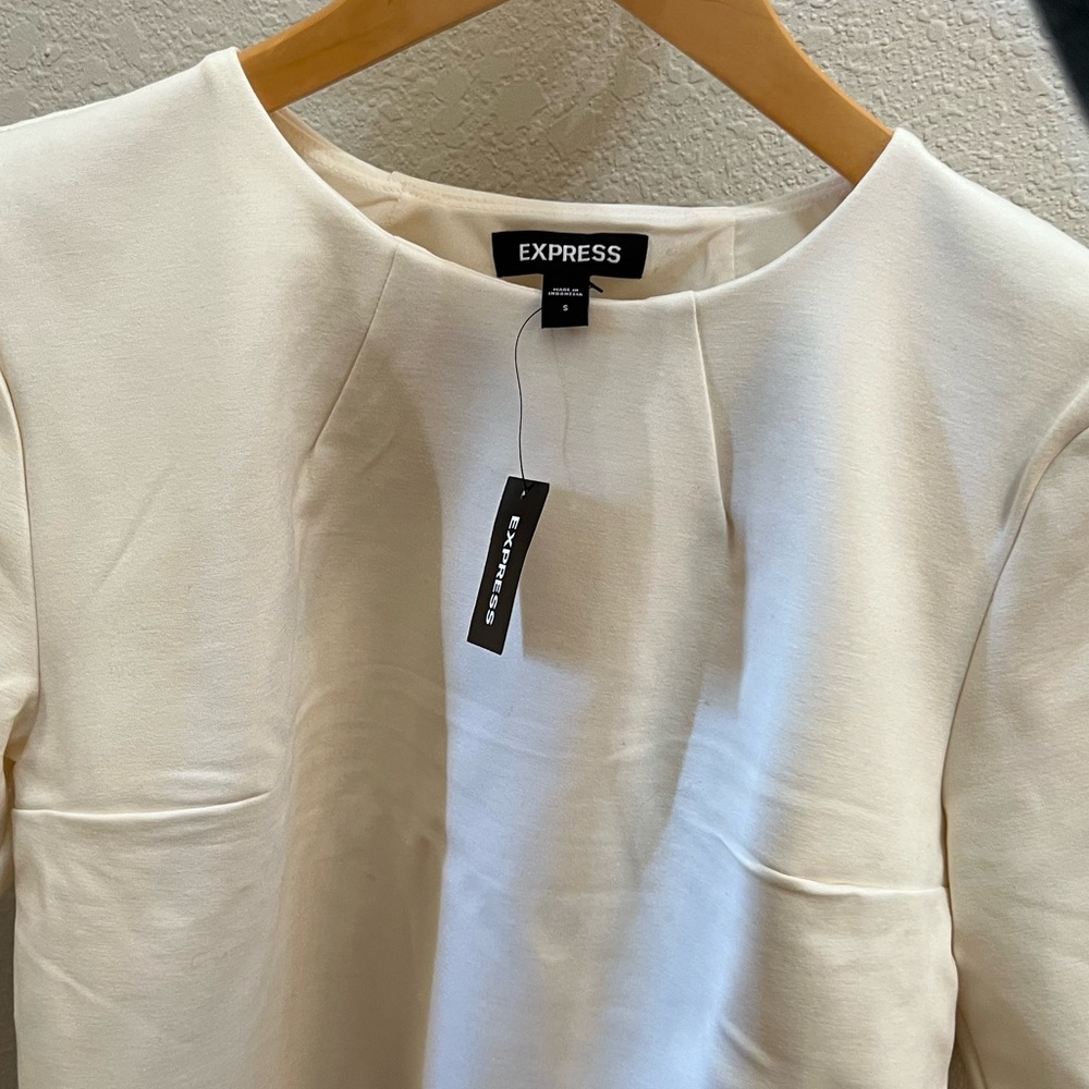 Express White Top - Picture 4 of 4